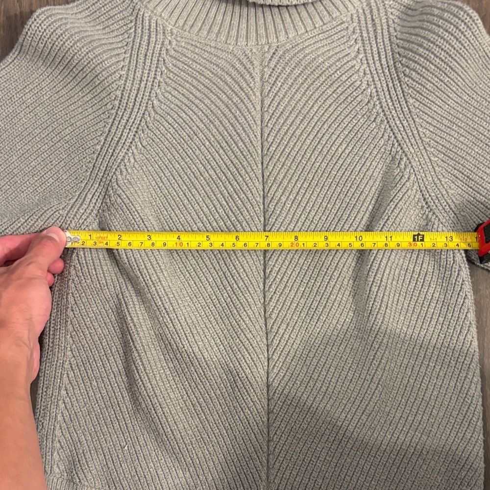 Anthropologie Maeve Cozy Turtleneck Sweater - Size Medium, Excellent Condition - Picture 8 of 9